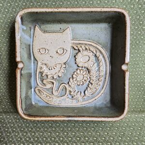 Japanese Cat Floral Vintage Pottery Kiriko Kashiwa Trinket Dish or Ashtray
